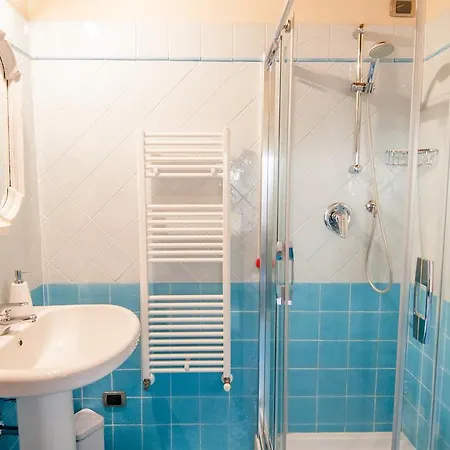 דירה Le Suites Della Rocca פיאטרה סנטה