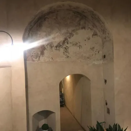 Le Suites Della Rocca * פיאטרה סנטה
