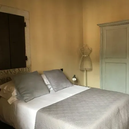 Le Suites Della Rocca * פיאטרה סנטה