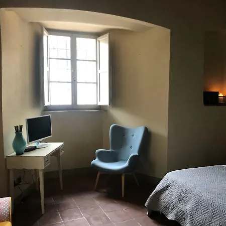 Le Suites Della Rocca דירה