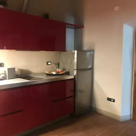Le Suites Della Rocca דירה